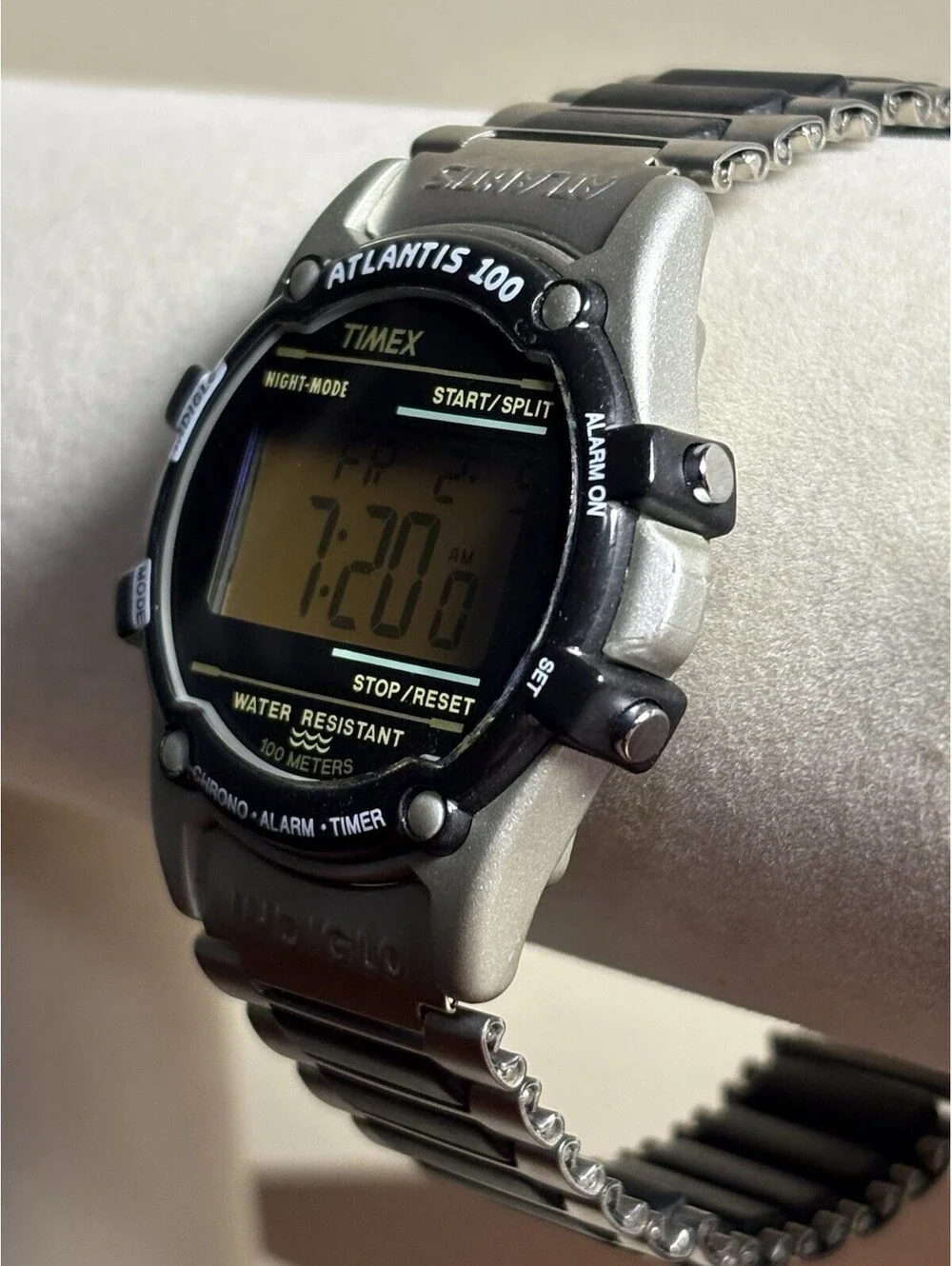 Vintage Timex Atlantis 100 Men's Digital Watch Indiglo Chrono Alarm Runs 40mm